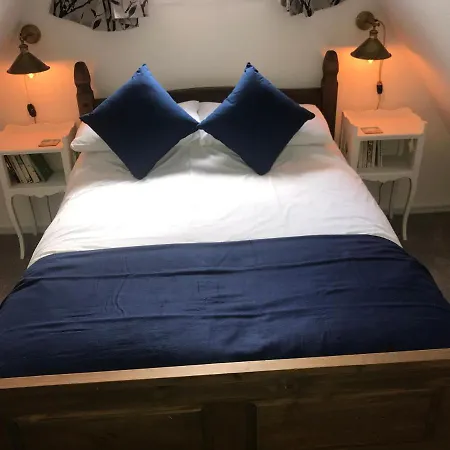 Foxes Sea Side Retreat Deluxe Chalet Is A Lovely Holiday Home Tucked Away On The Kent Coast Kingsdown  Exterior photo