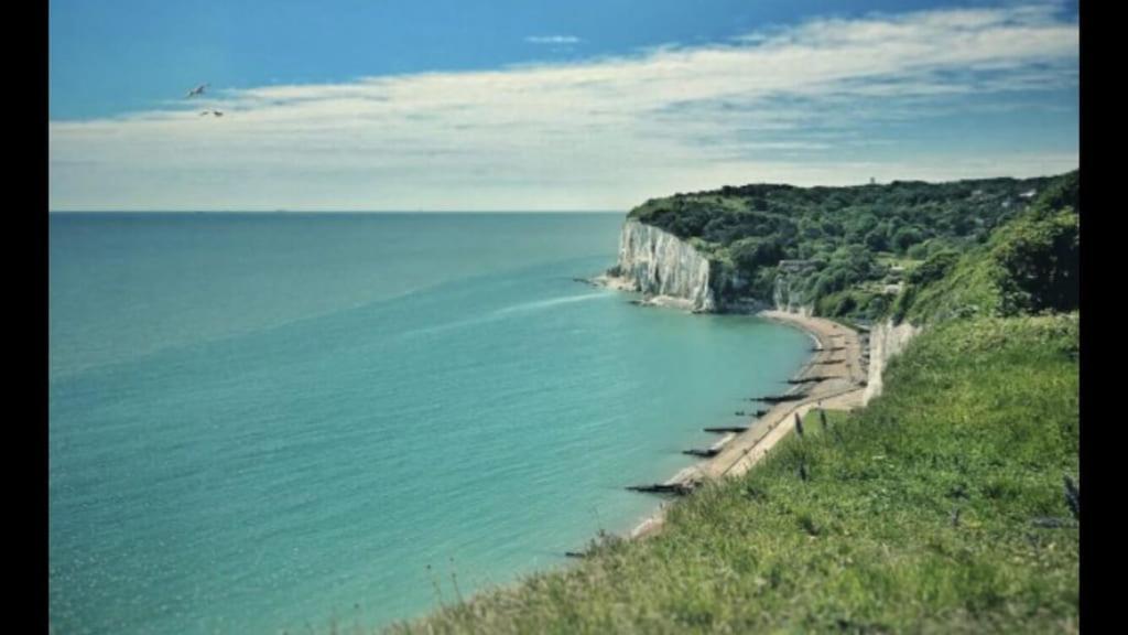 Foxes Sea Side Retreat Deluxe Is A Lovely Tucked Away On The Kent Coast * Kingsdown (Deal)