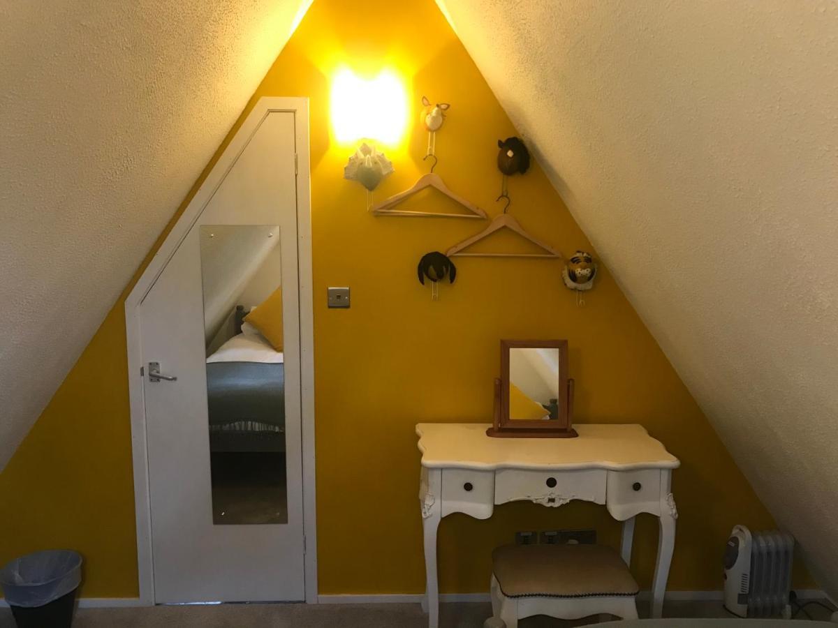 Chalet Foxes Sea Side Retreat Deluxe Is A Lovely Tucked Away On The Kent Coast Kingsdown (Deal)